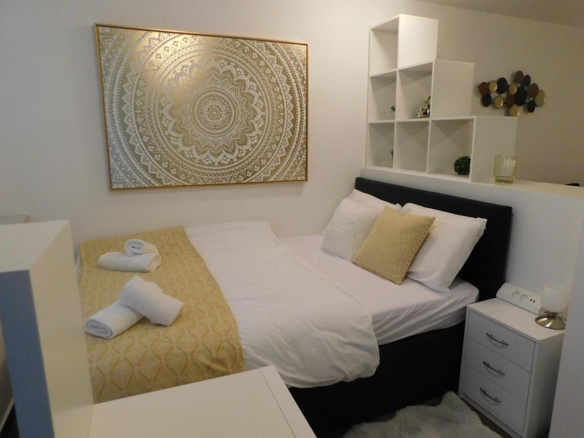 Modern Center Studio Under The Castle V Apartment Ljubljana Ngoại thất bức ảnh