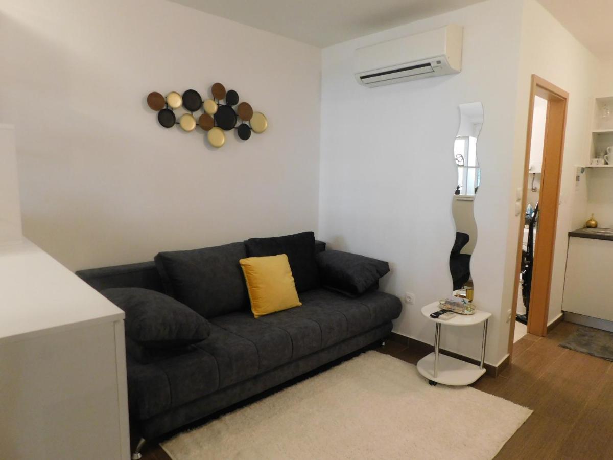 Modern Center Studio Under The Castle V Apartment Ljubljana Ngoại thất bức ảnh